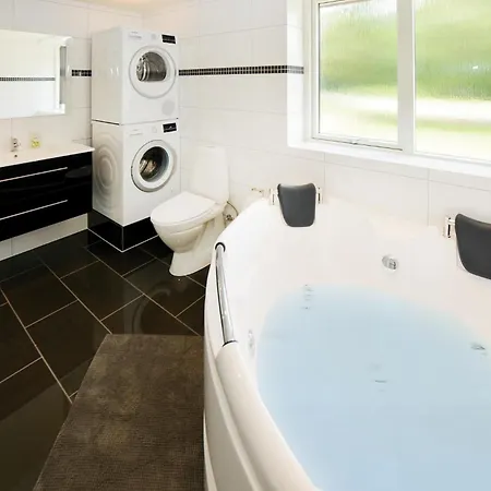 Three-bedroom In Sydals * Sarup